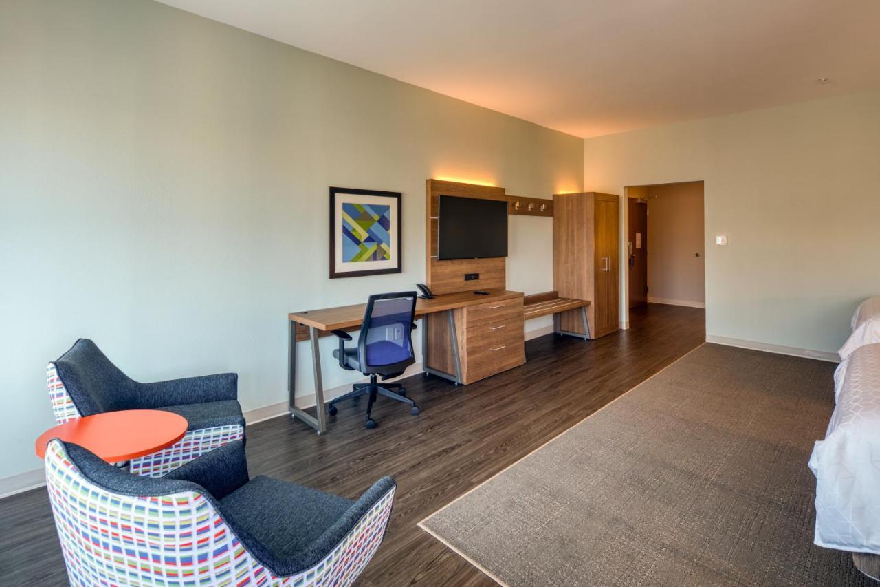 Holiday Inn Express & Suites - Charlotte - South End By Ihg Eksteriør billede